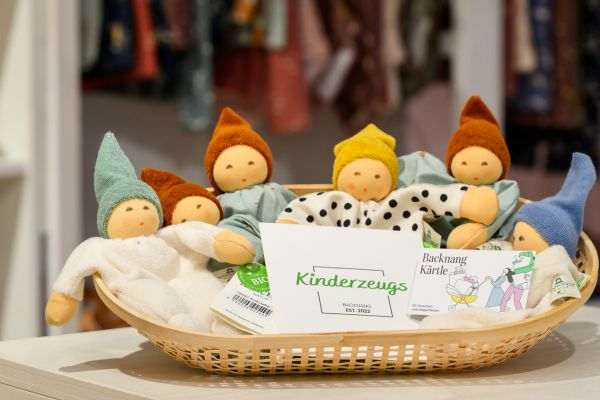 Bild 1 von Kinderzeugs - Kinderkleidung und Spielsachen